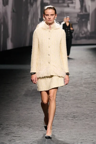 Look 17